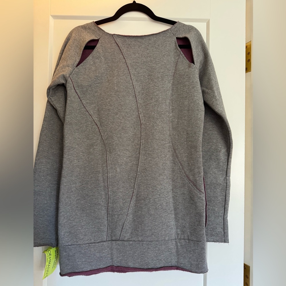 NWT! Zoa | Gray Tunic Sweatshirt with Open Slits in back